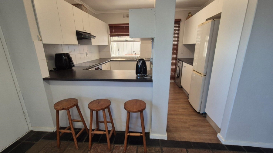 To Let 3 Bedroom Property for Rent in Loevenstein Western Cape